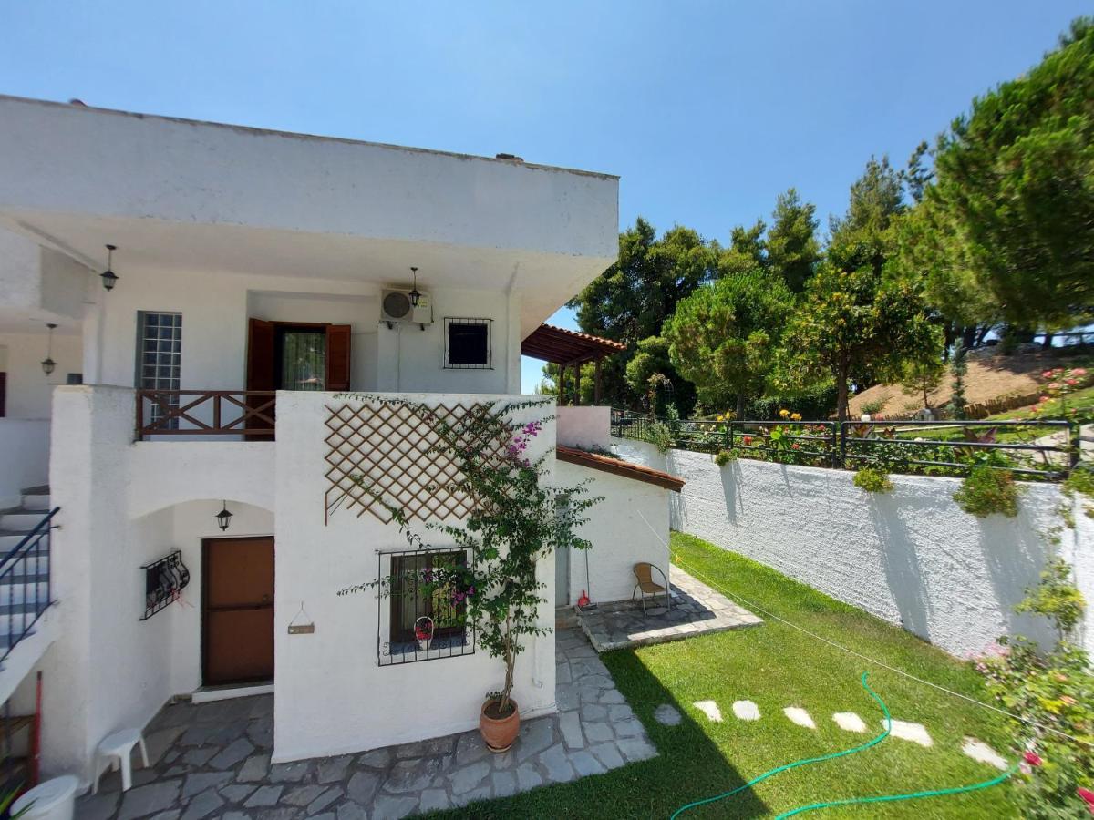 Elani Private Retreat - Villa Anna Garden Escape Сивири Екстериор снимка